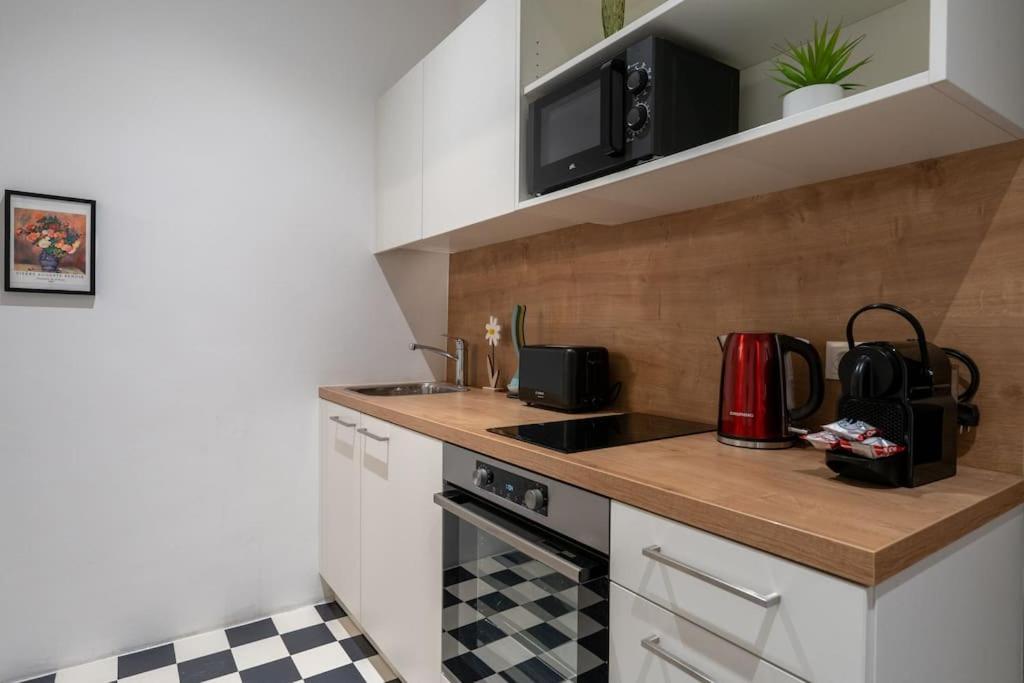 Practical 1Br Flat By Center By Hm Apartamento Viena Exterior foto