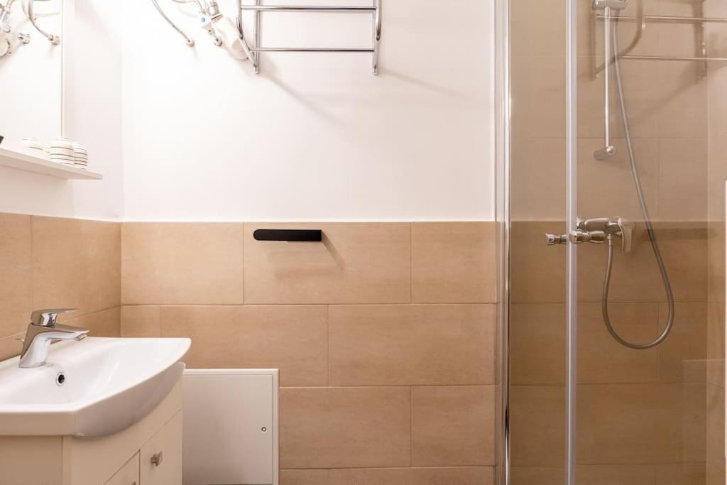 Practical 1Br Flat By Center By Hm Apartamento Viena Exterior foto