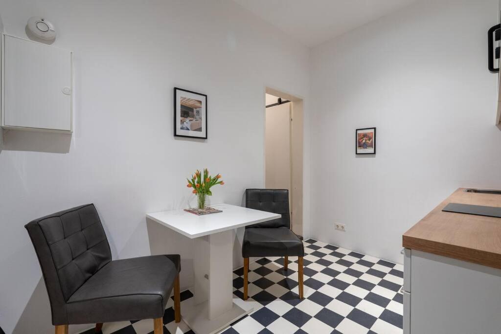 Practical 1Br Flat By Center By Hm Apartamento Viena Exterior foto